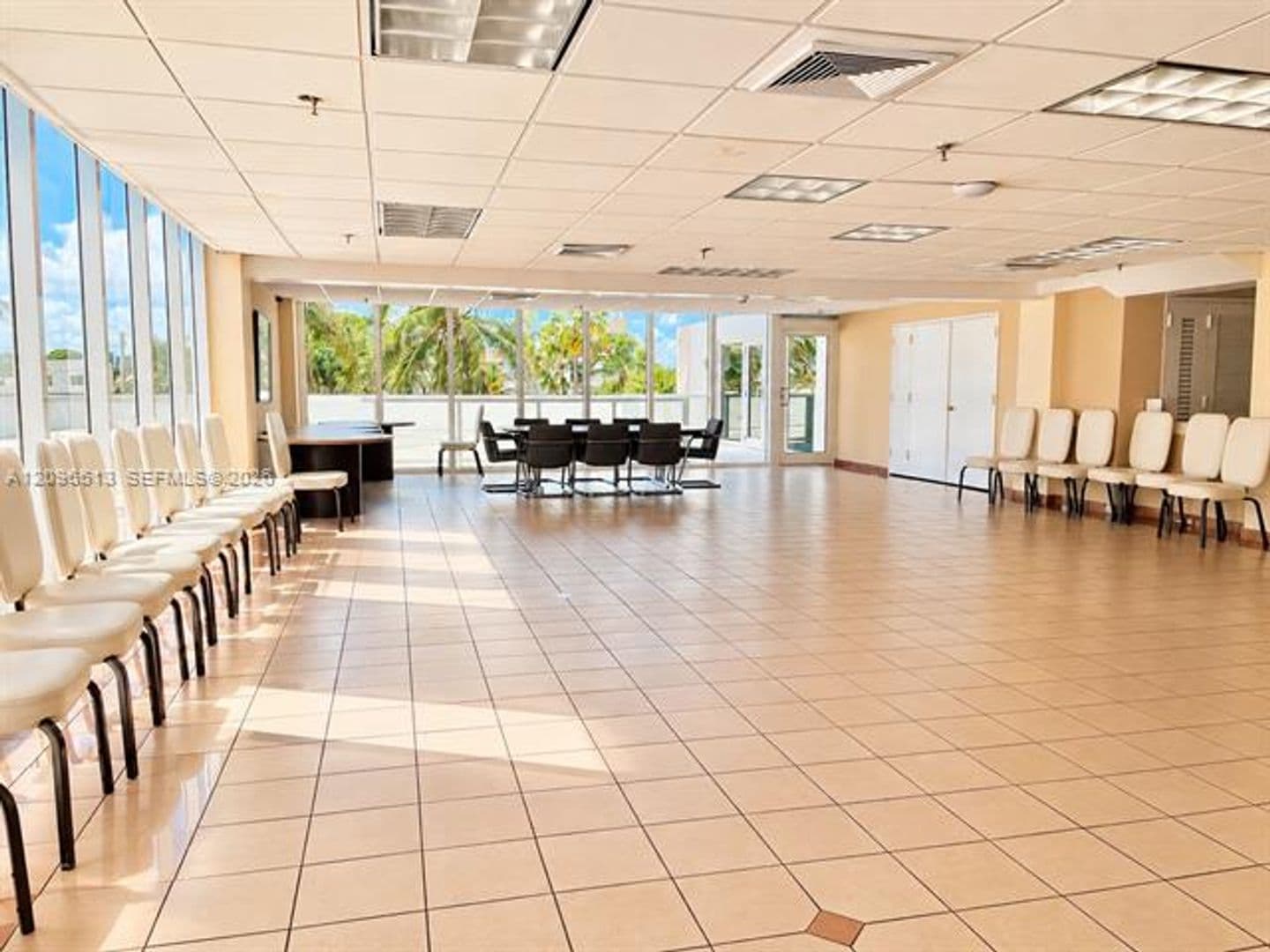 Miami Beach Condo: 2401 Collins Ave cu-1807