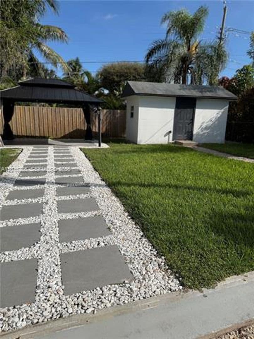 Pinecrest House: 7425 SW 118th St # 7425