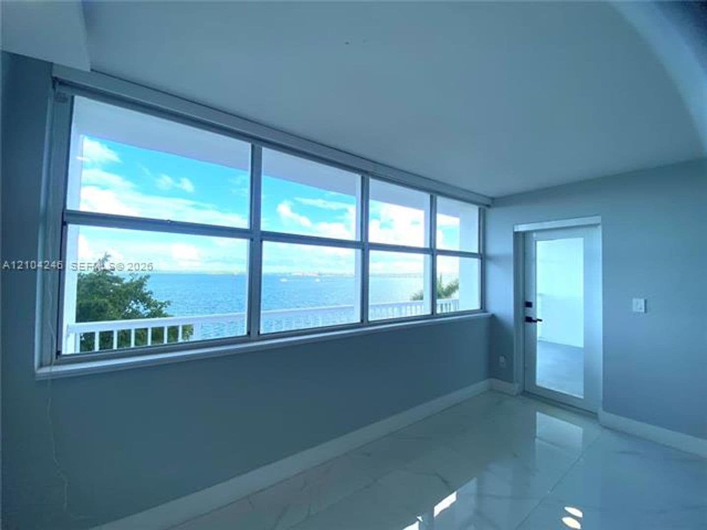 Miami Condo: 1420 Brickell Bay Dr cu-702E
