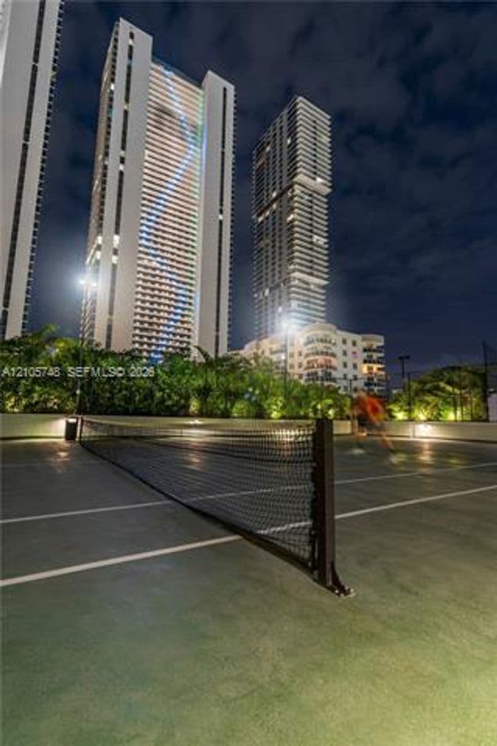 Miami Condo: 725 NE 24 cu-5401