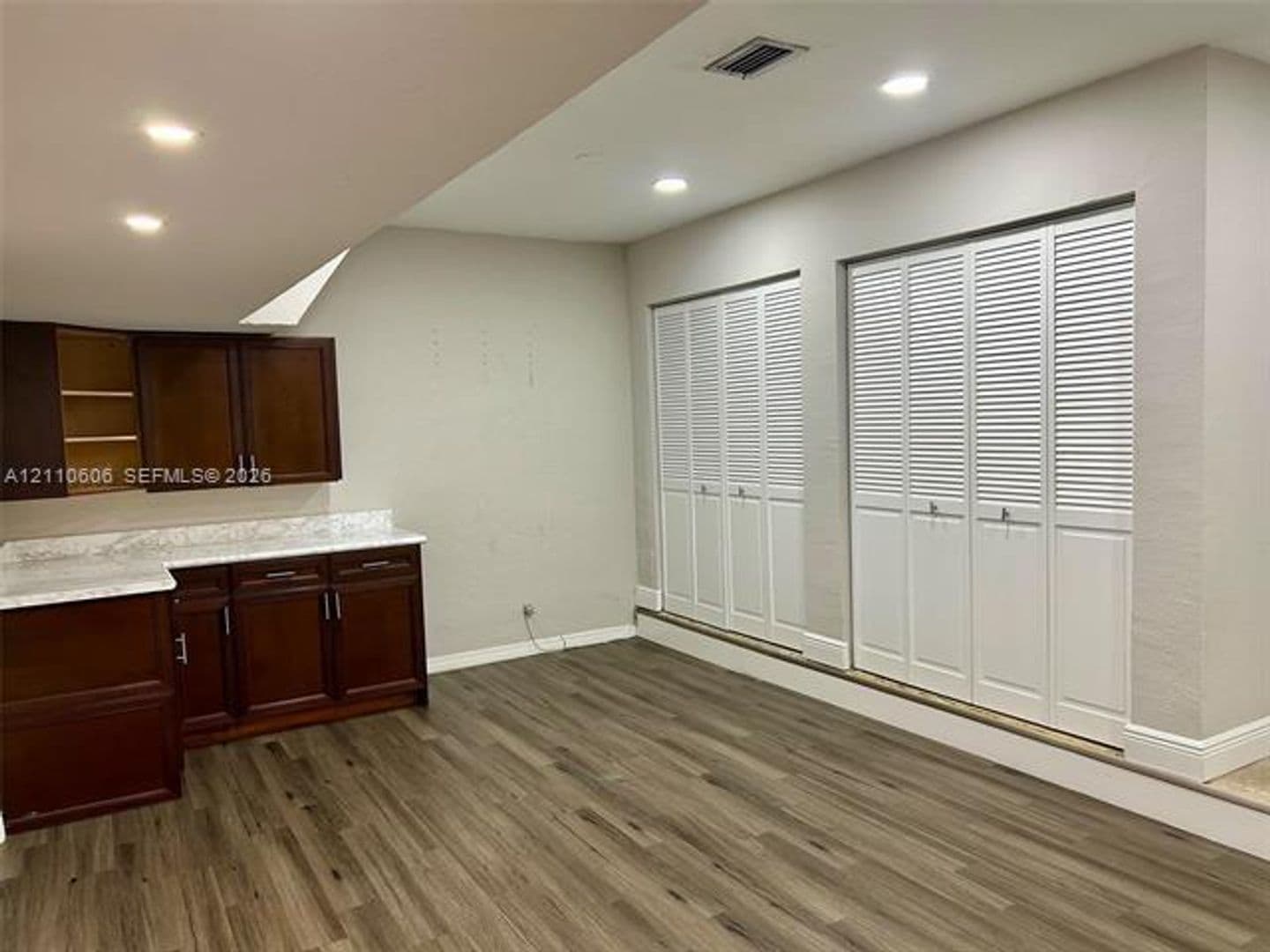 Davie House: 14200 Oak Ridge Dr # 14200