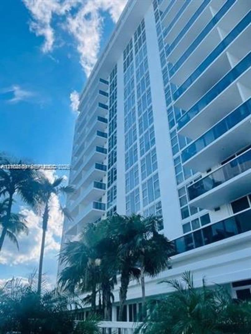 Bal Harbour Condo: 10275 Collins Ave cu-327