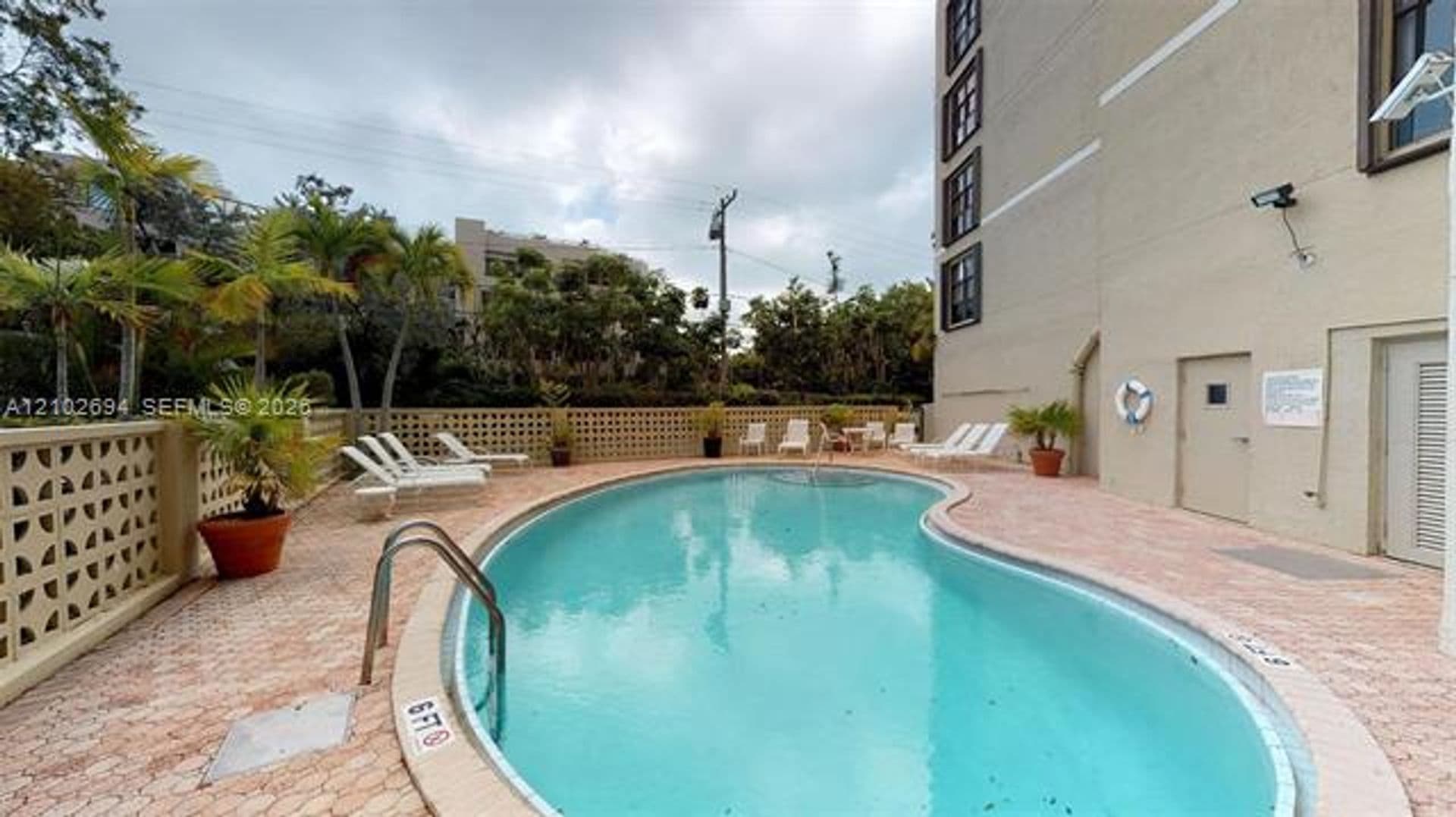 Key Biscayne Condo: 77 Crandon Blvd cu-8D