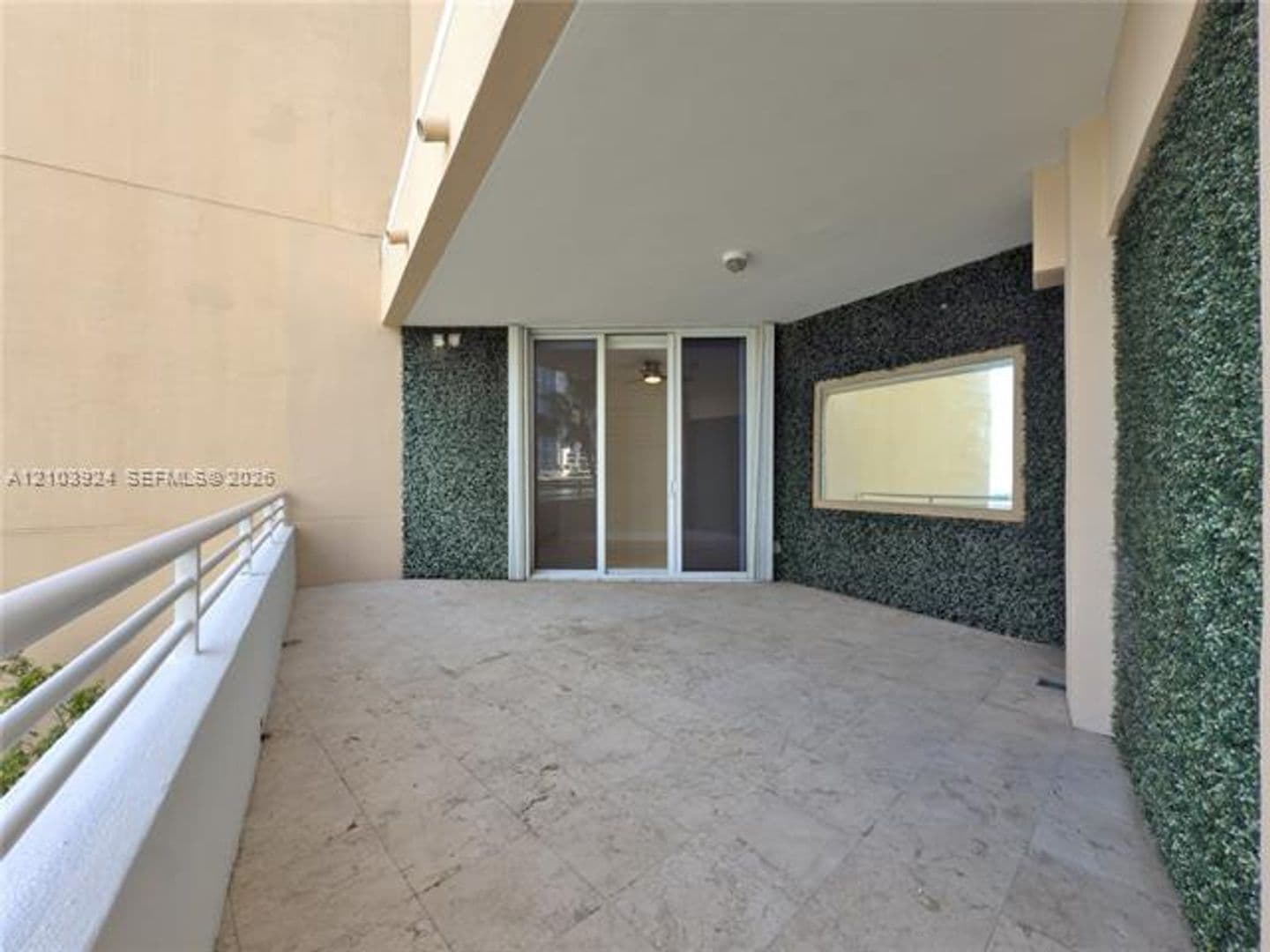 Miami Condo: 848 Brickell Key Dr cu-306