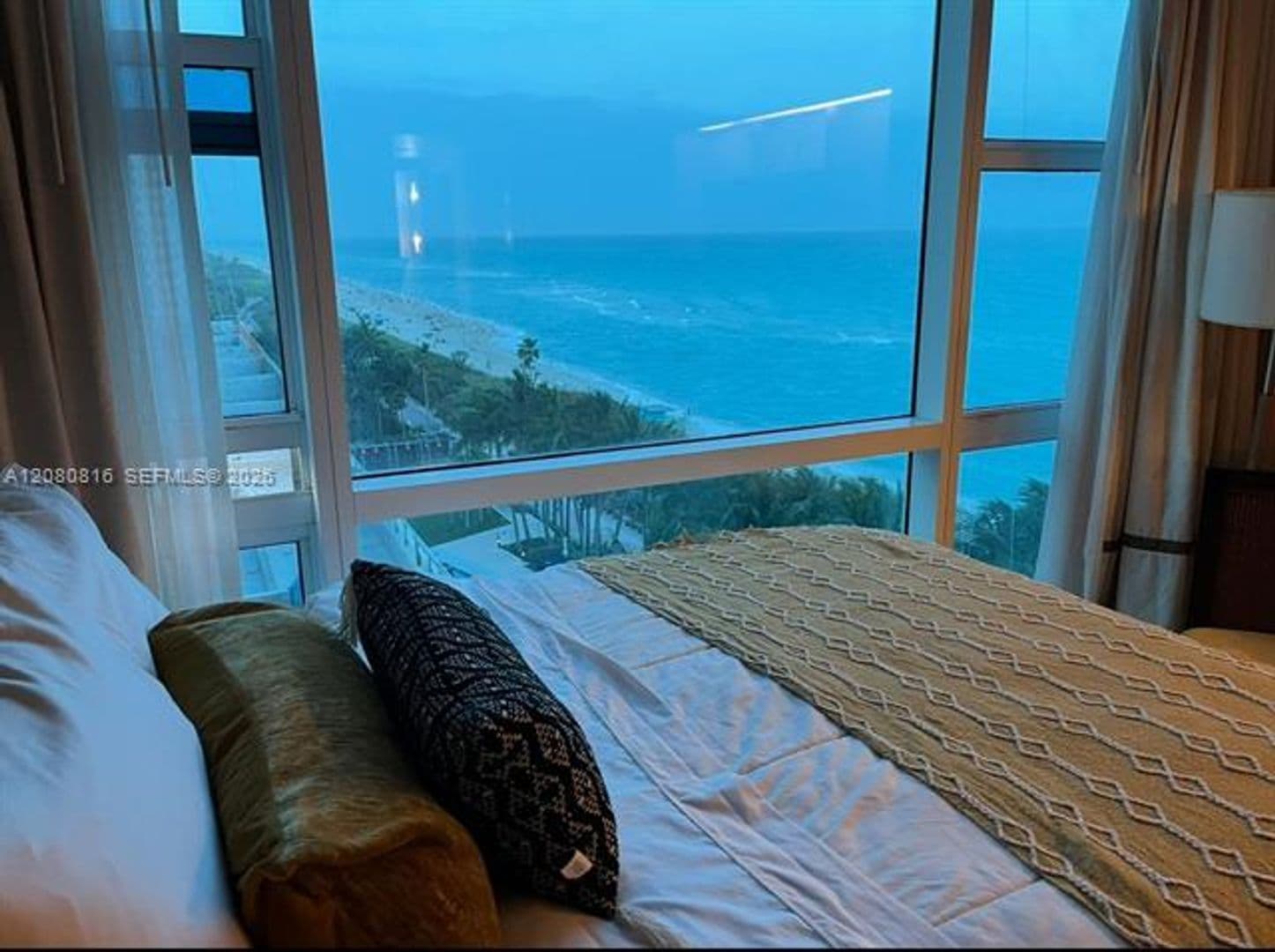 Miami Beach Condo: 6801 Collins Ave cu-815
