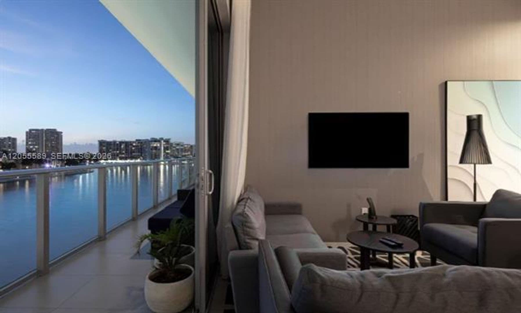 Hollywood Condo: 4010 S Ocean Dr cu-R304