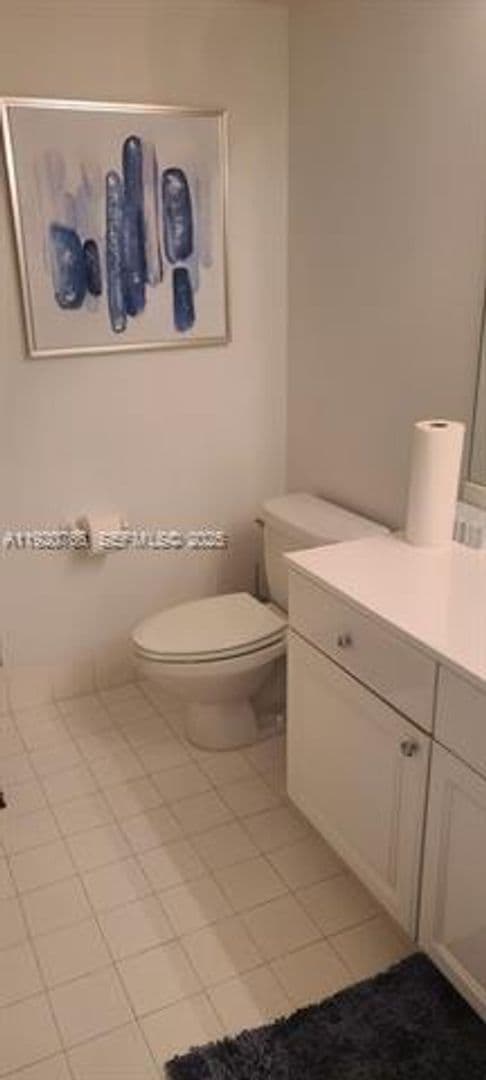 Aventura Condo: 3600 Yacht Club Dr cu-1204