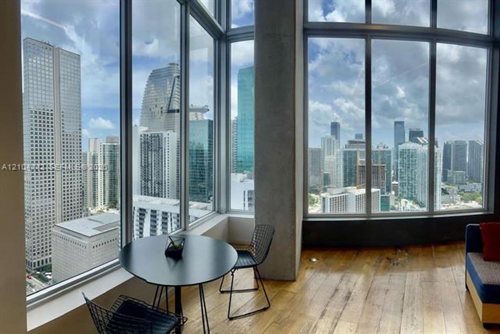 Miami Condo: 151 SE 1 St cu-1002