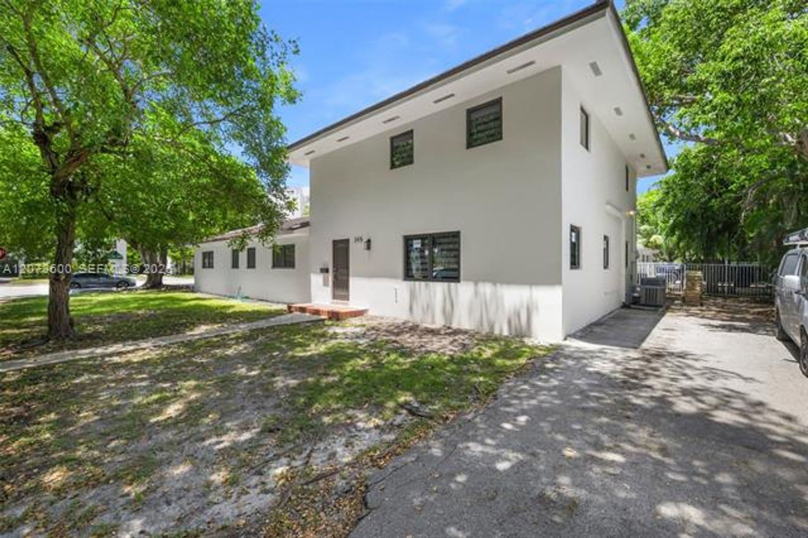 Coral Gables Condo: 345 Sarto Ave cu-1