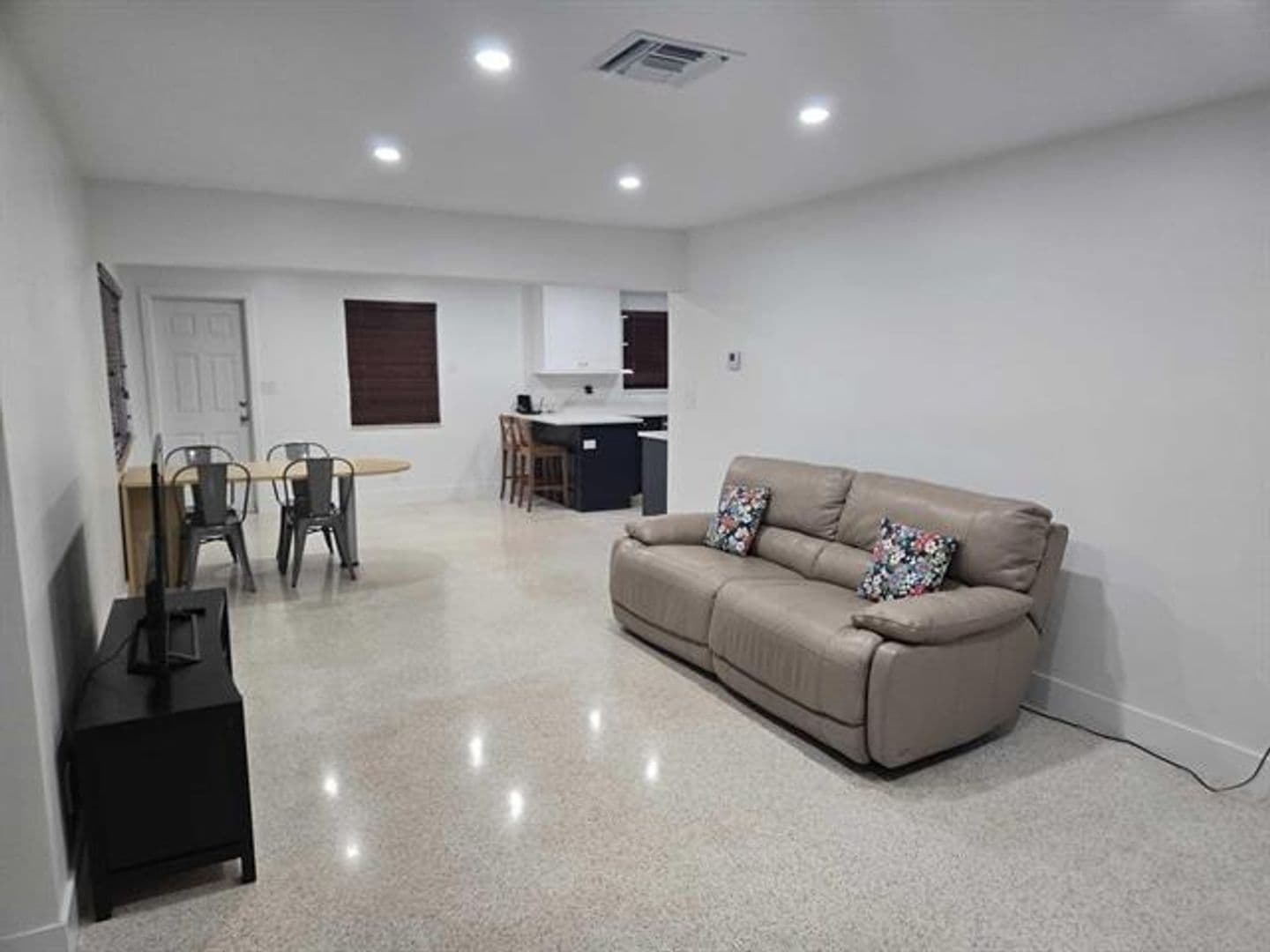 Fort Lauderdale House: 1140 SW 32nd St # 1140