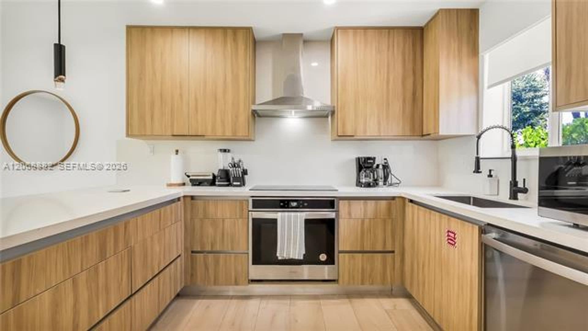 Hollywood House: 1116 N 31st Ave # 1116