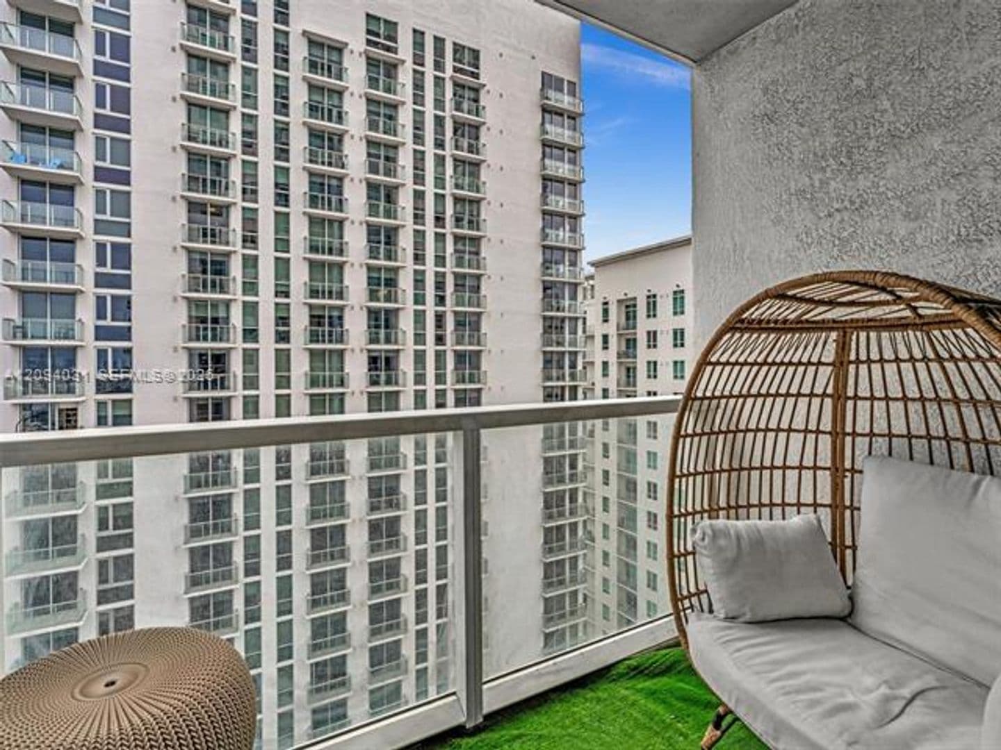Miami Condo: 253 NE 2nd St cu-2208