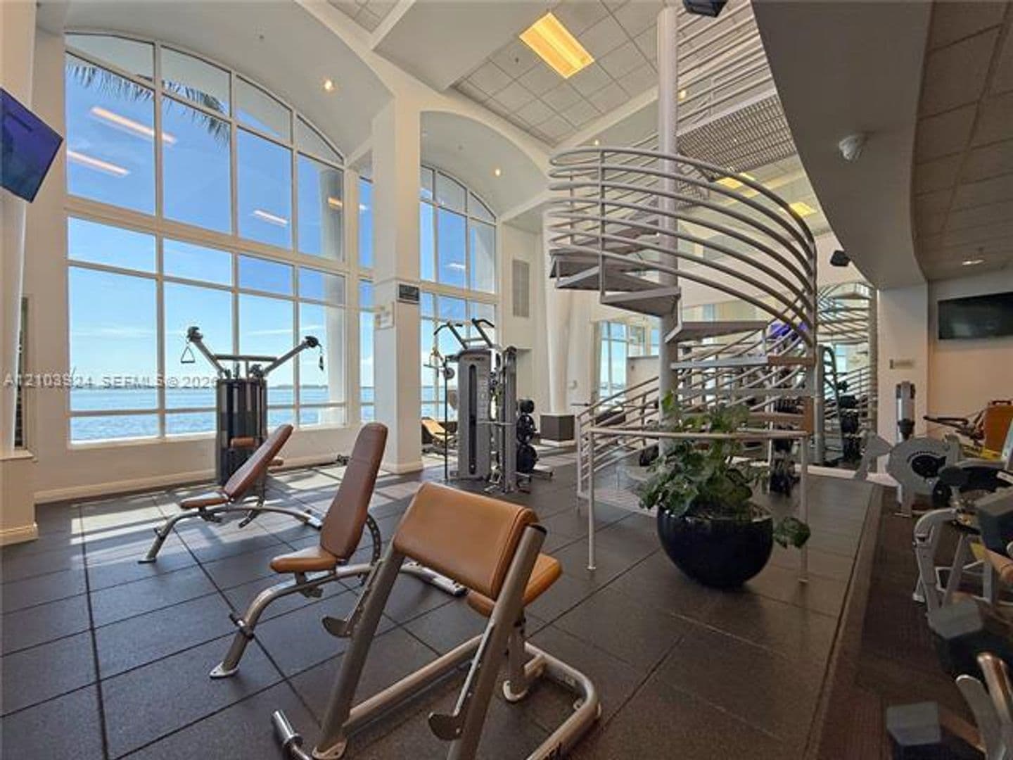 Miami Condo: 848 Brickell Key Dr cu-306