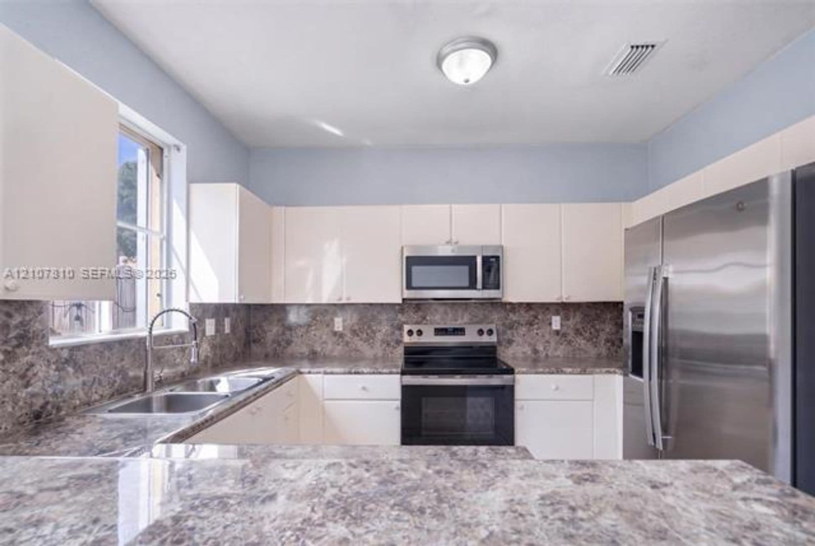 Hialeah Condo: 6940 NW 177th St cu-P105