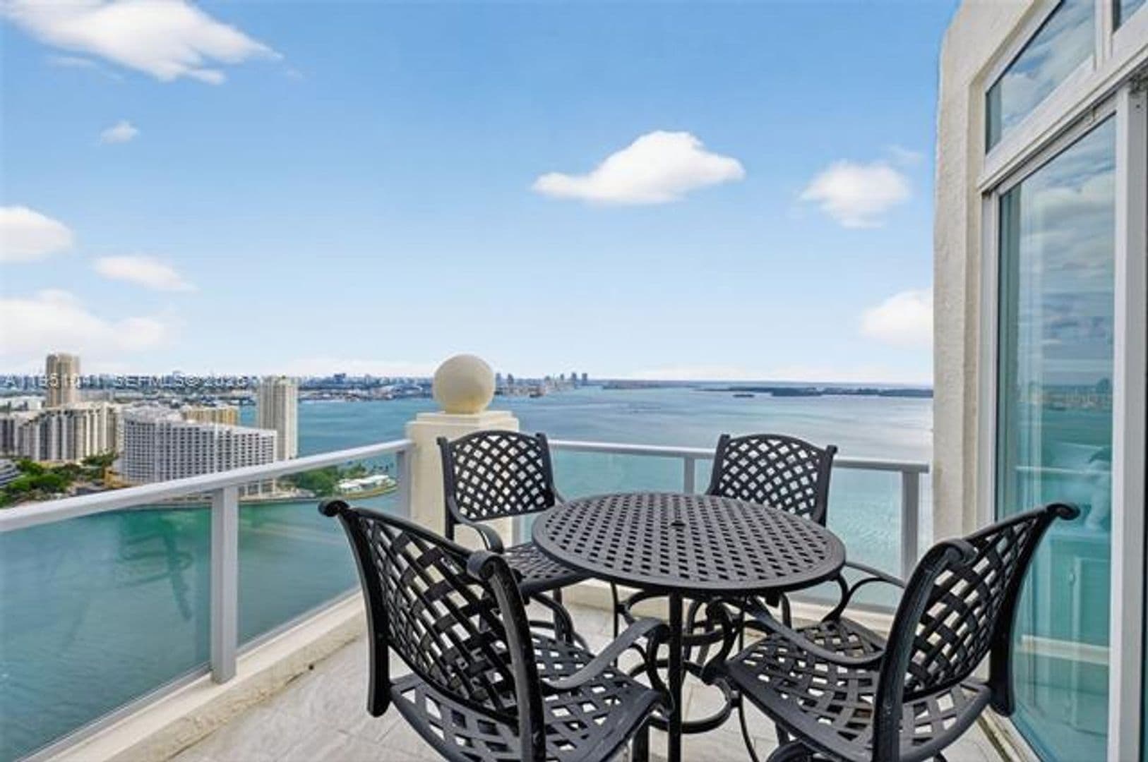 Miami Condo: 1155 Brickell Bay Dr cu-PH210