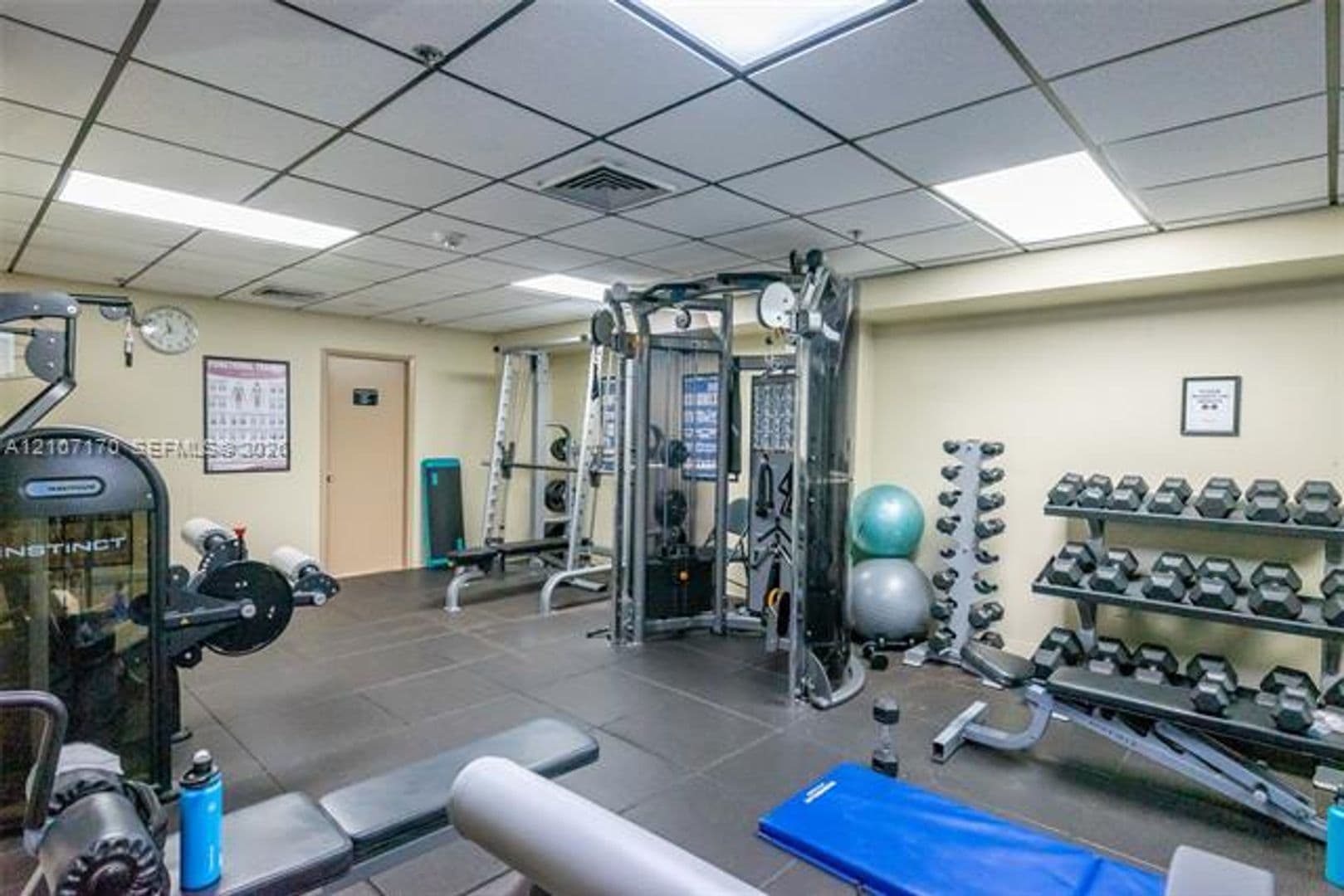 Hollywood Condo: 1201 S Ocean Dr cu-908S