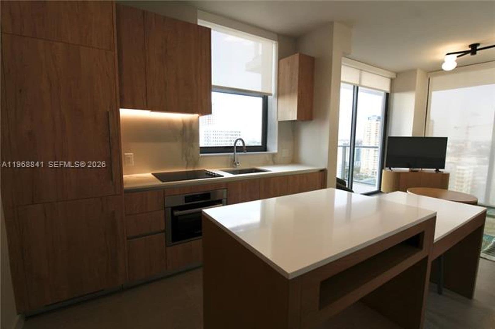 Miami Condo: 11 NE 6 St cu-2114