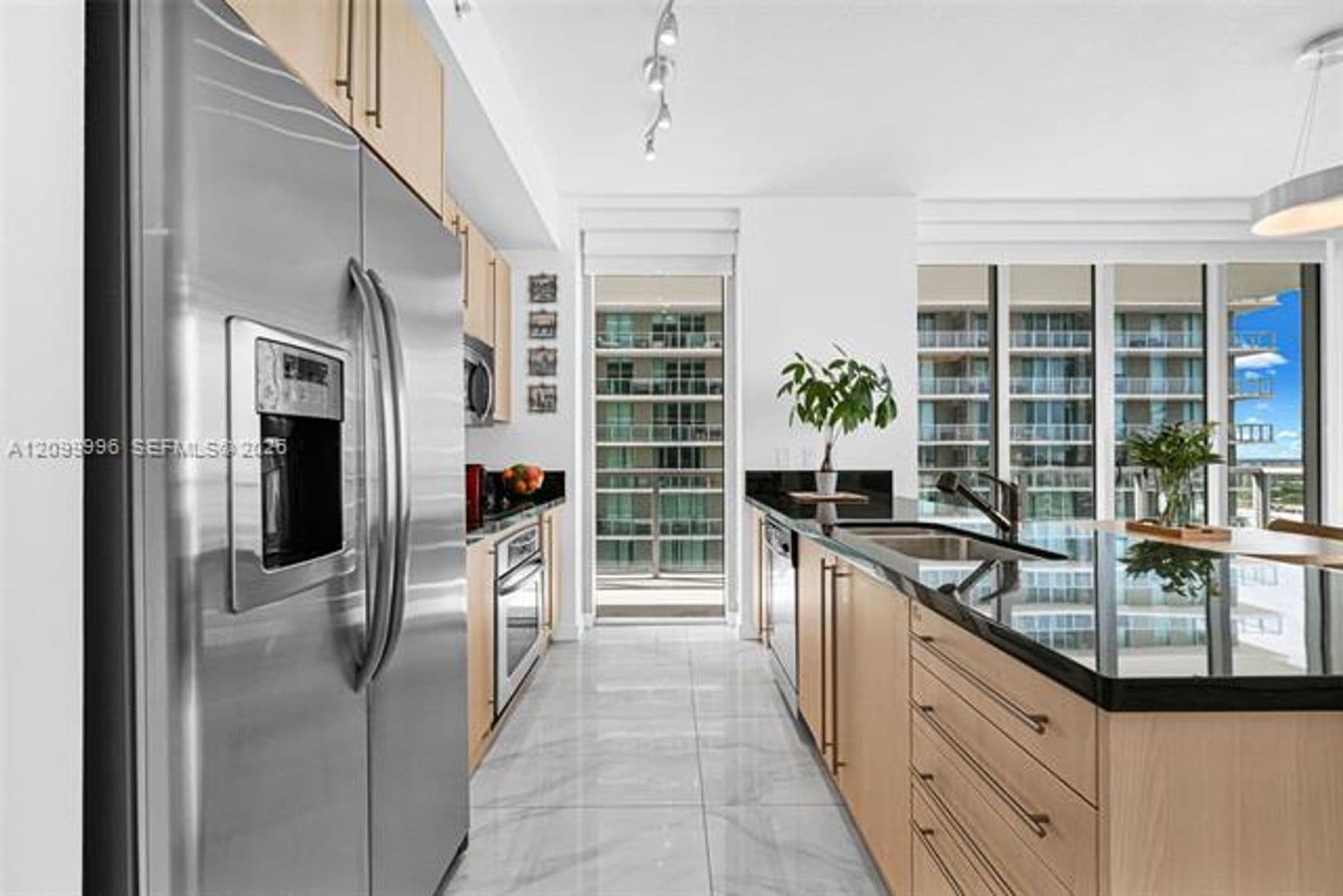 Miami Condo: 1111 SW 1st Ave cu-2714-N