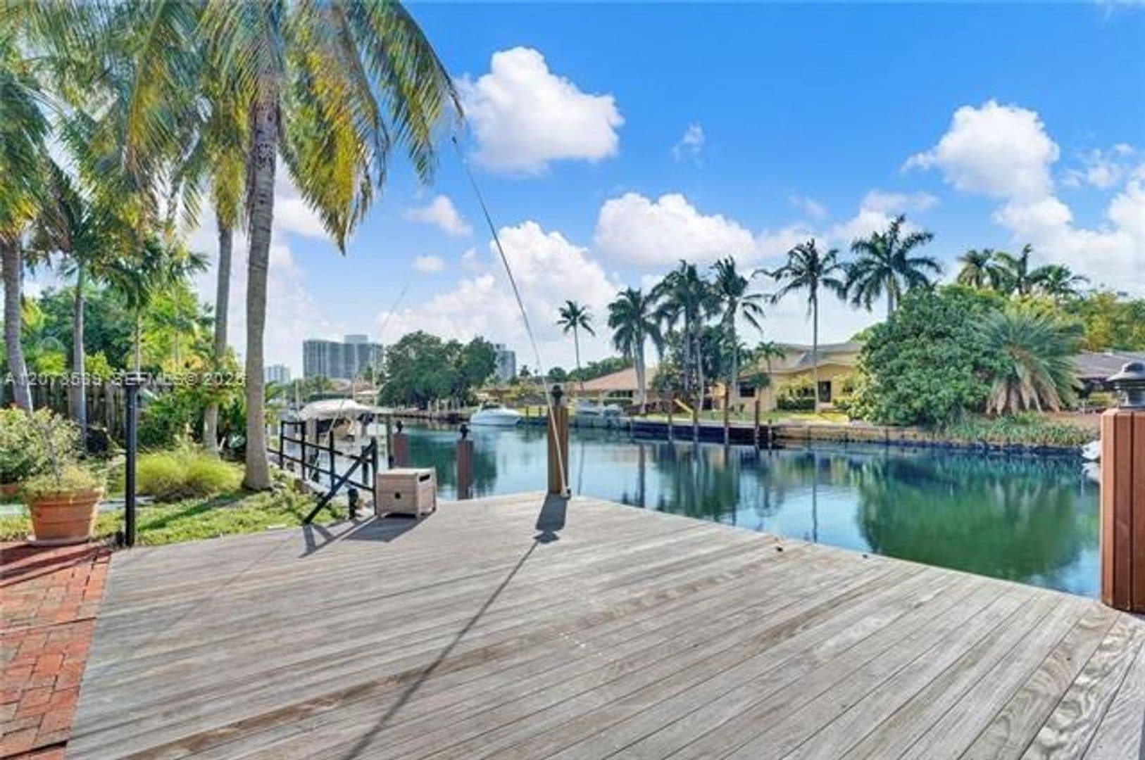 Hallandale Beach House: 612 Hibiscus Dr # 612