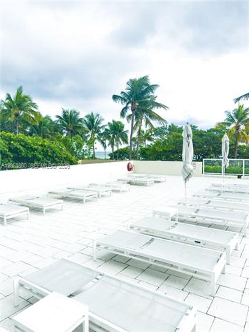 Bal Harbour Condo: 10185 Collins Ave cu-202