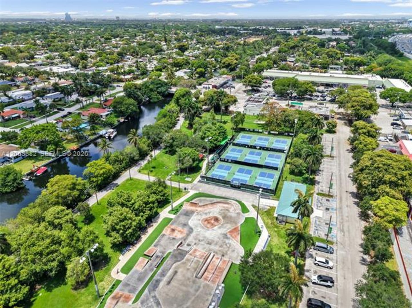 Hollywood House: 1116 N 31st Ave # 1116
