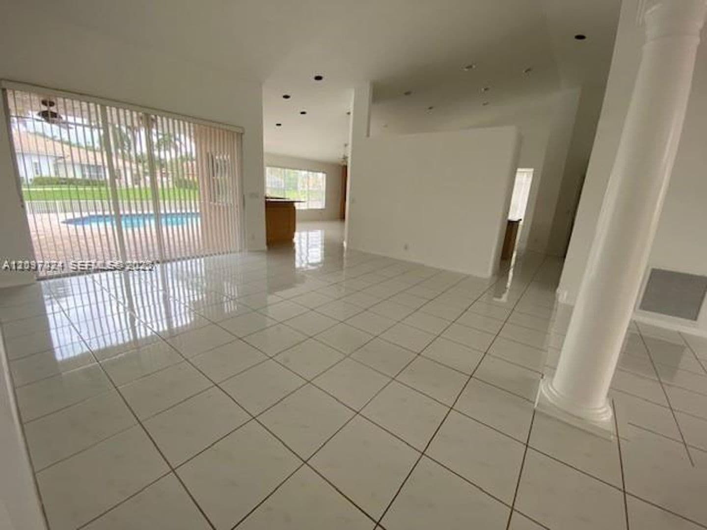 Plantation House: 531 NW 108th Ave # 531