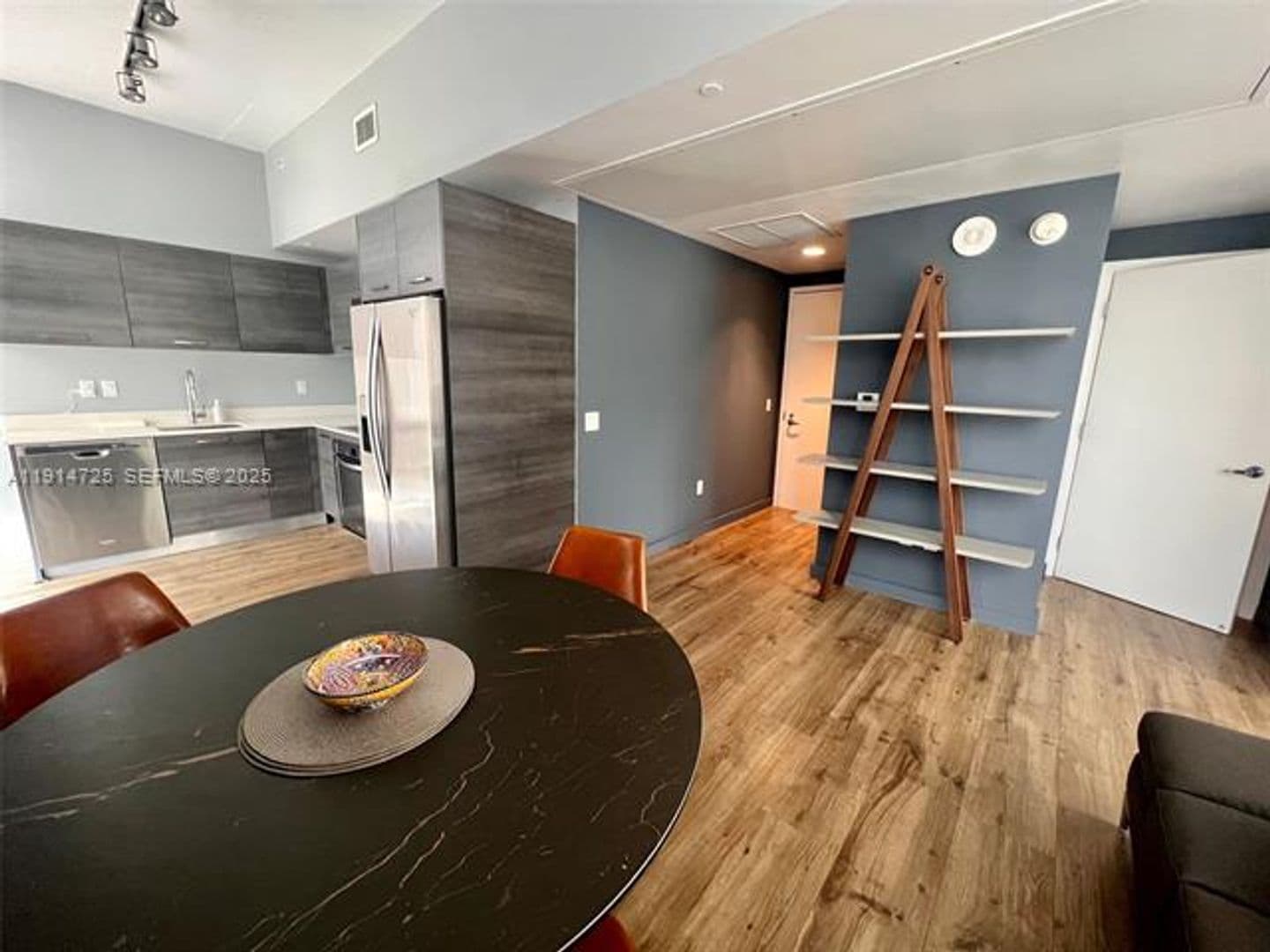 Miami Condo: 151 SE 1st St cu-810