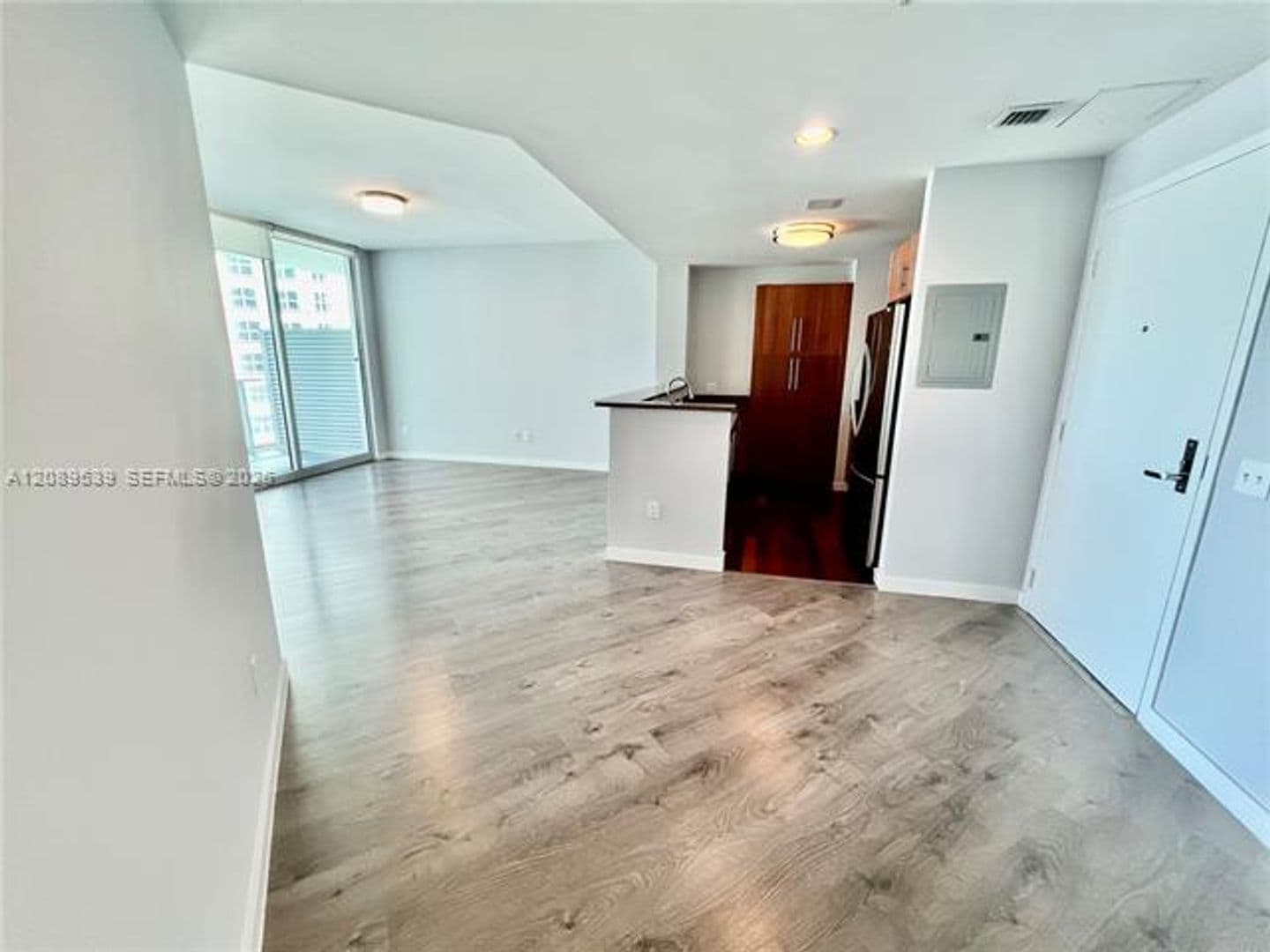 Miami Condo: 300 S Biscayne Blvd cu-2705