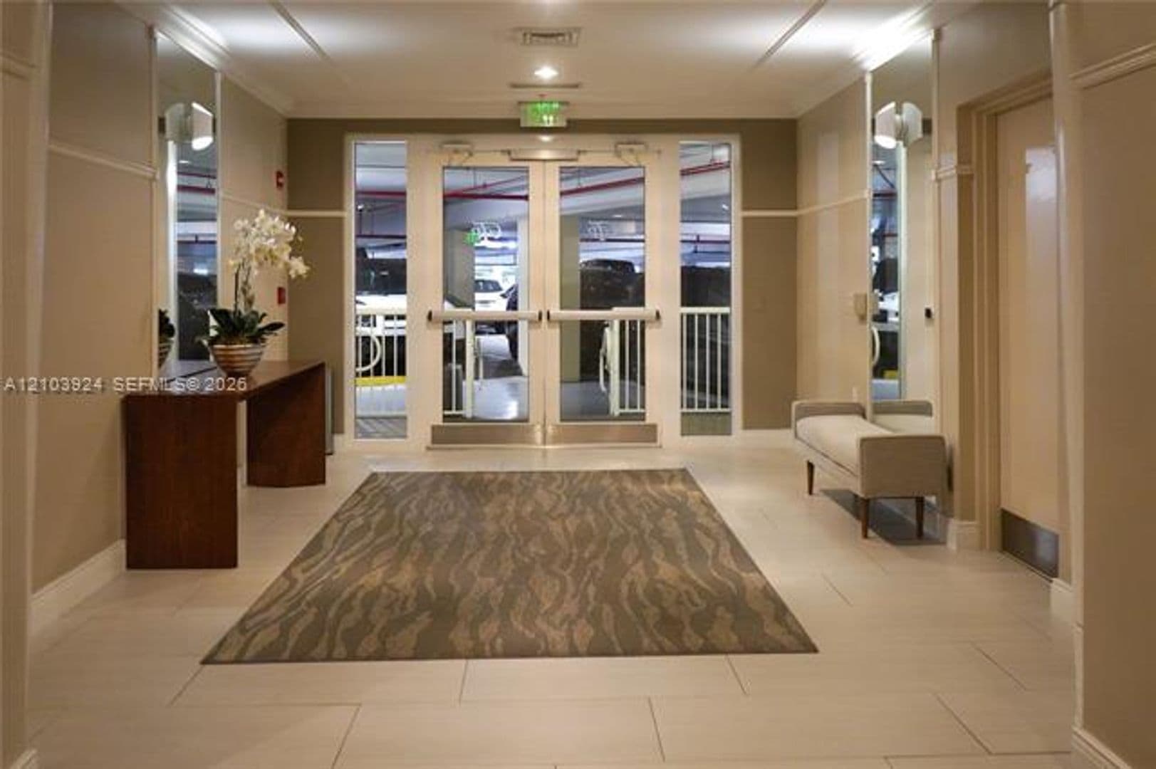 Miami Condo: 848 Brickell Key Dr cu-306