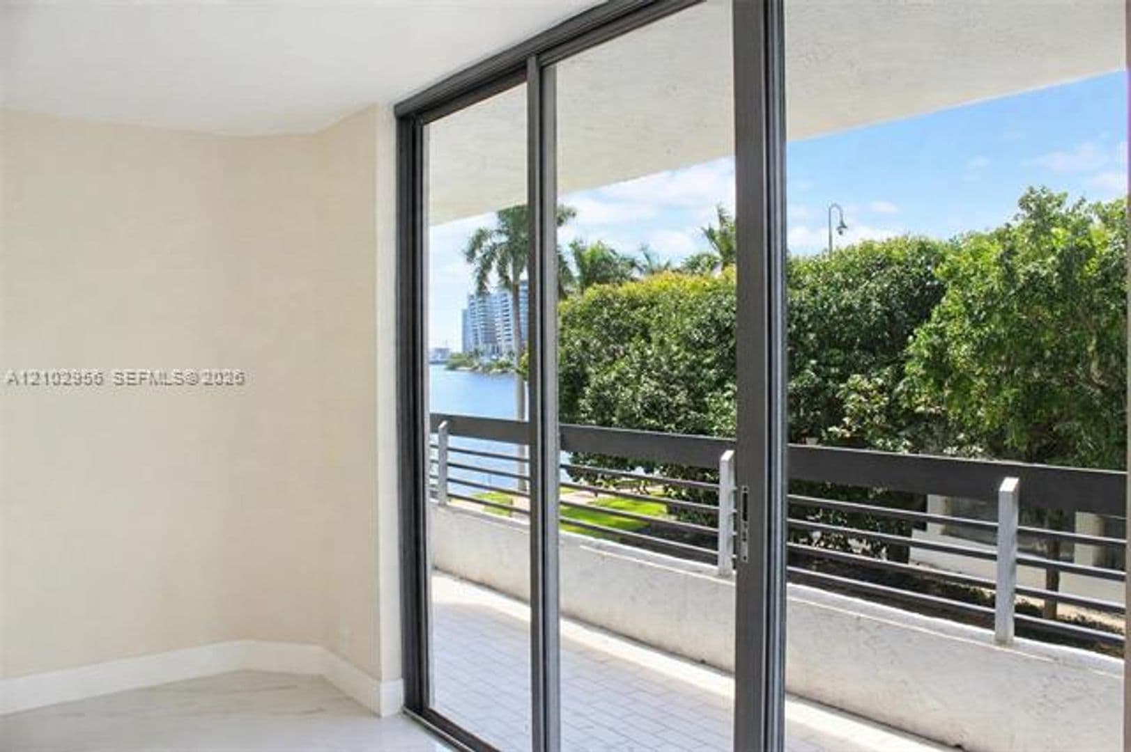 Aventura Condo: 19101 NE 36th Ct cu-302