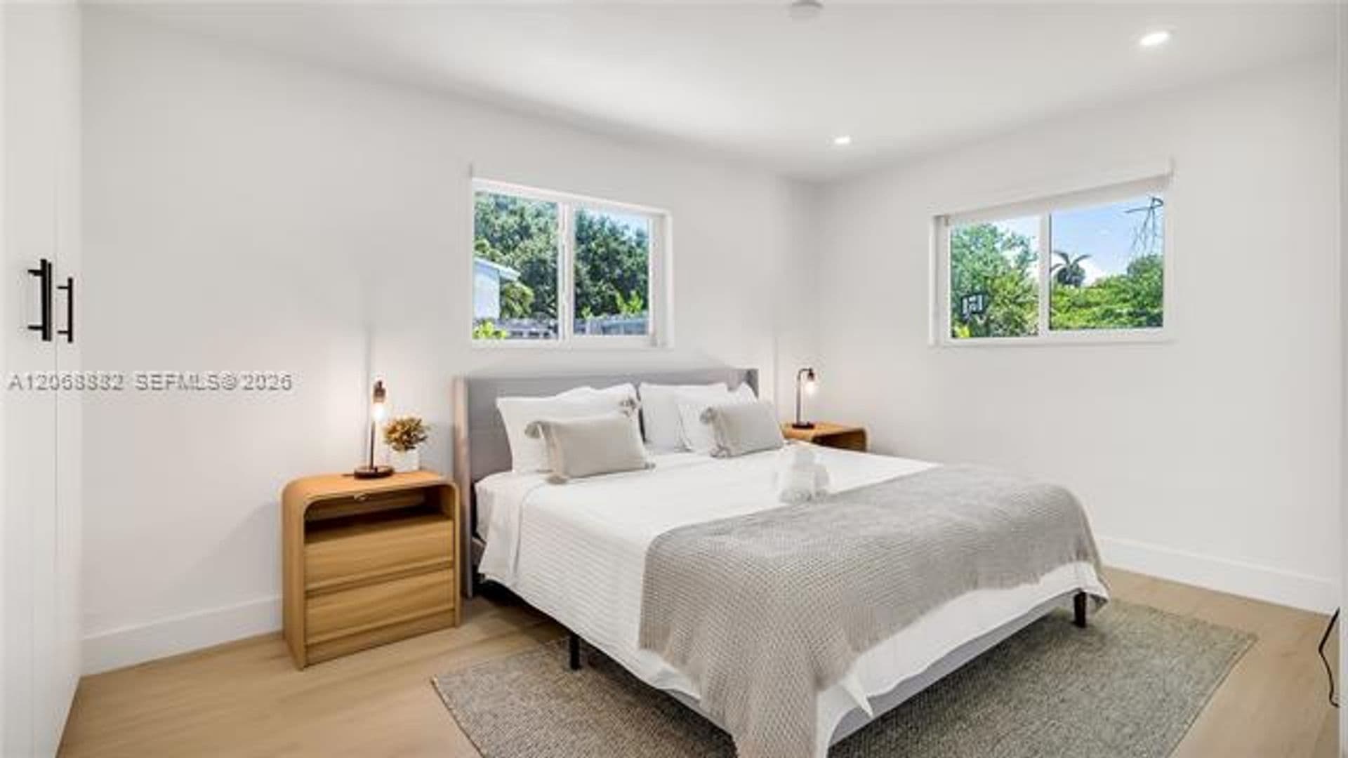 Hollywood House: 1116 N 31st Ave # 1116