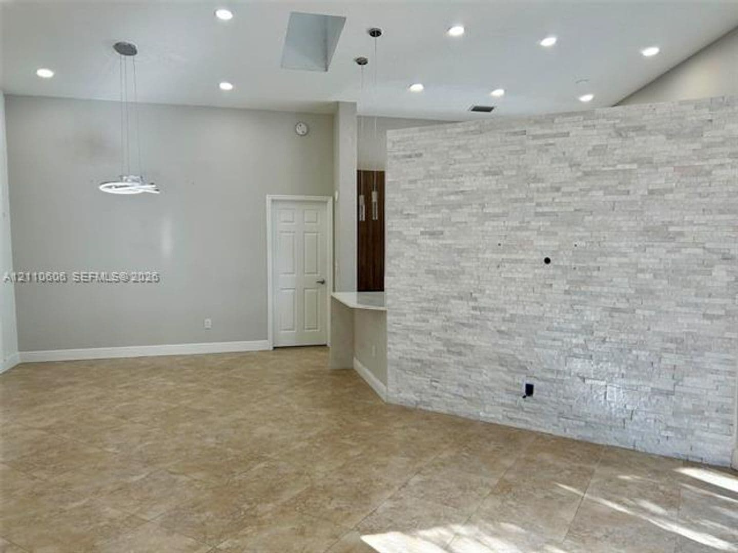 Davie House: 14200 Oak Ridge Dr # 14200