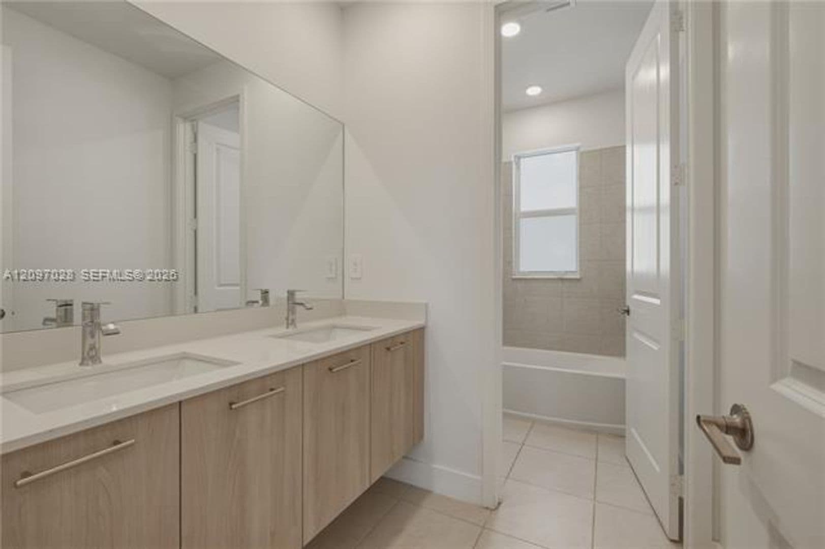 Davie House: 4372 SW 122nd Ter # 4372