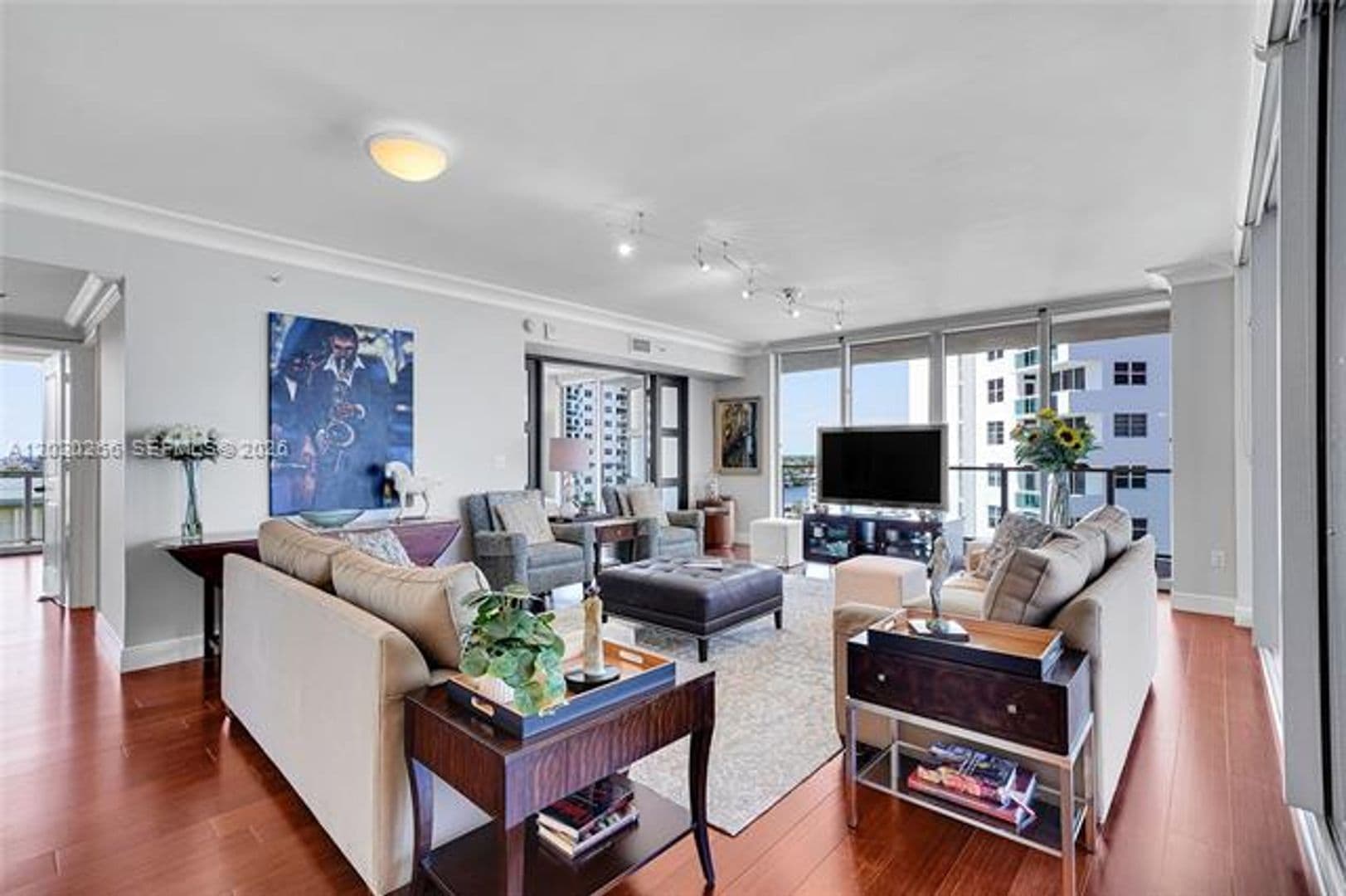 Hollywood Condo: 3101 S Ocean Dr cu-701