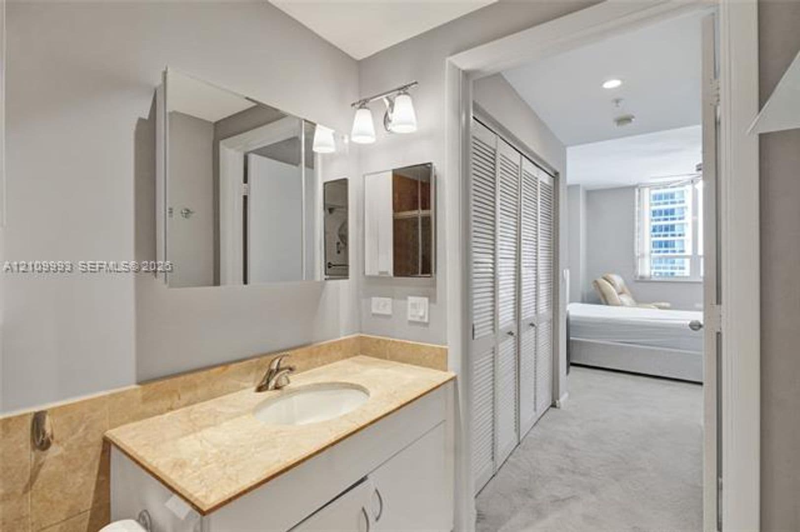 Miami Condo: 801 Brickell Key Blvd cu-808