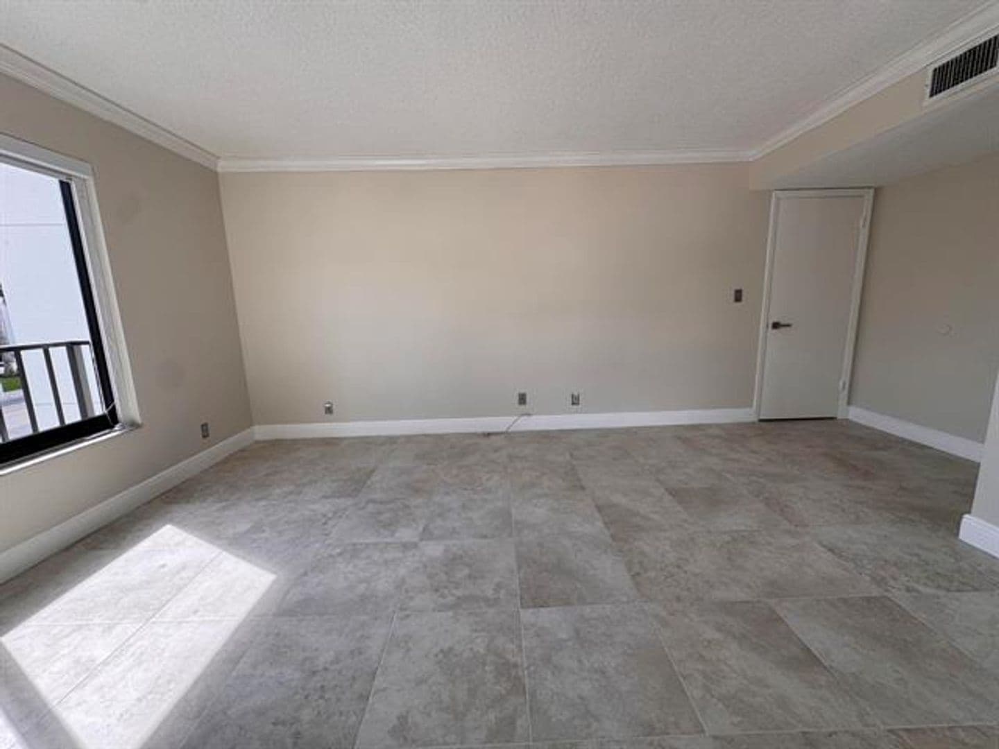 Hollywood Condo: 3200 N Ocean Dr cu-206