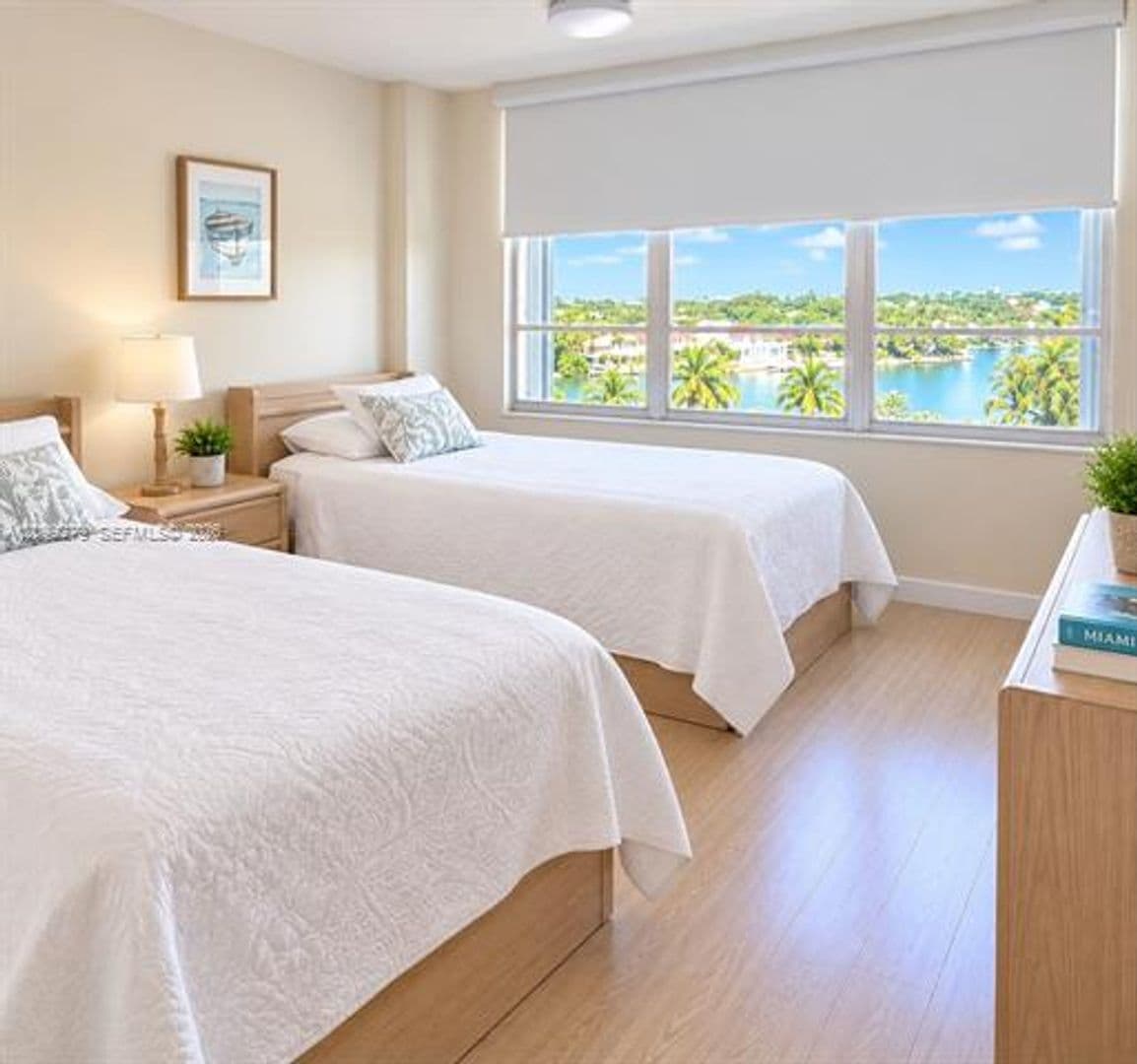 Miami Beach Condo: 5151 Collins Ave cu-921