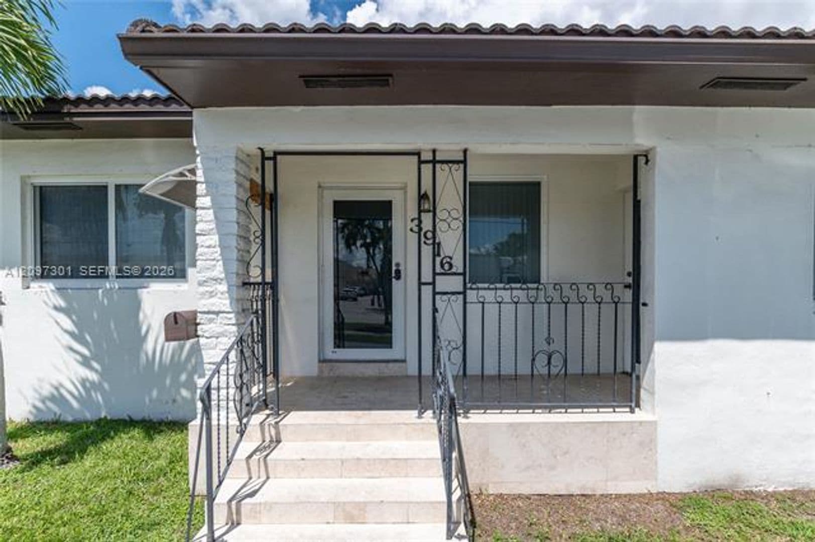 Miami House: 3916 SW 58th Ave # 3916