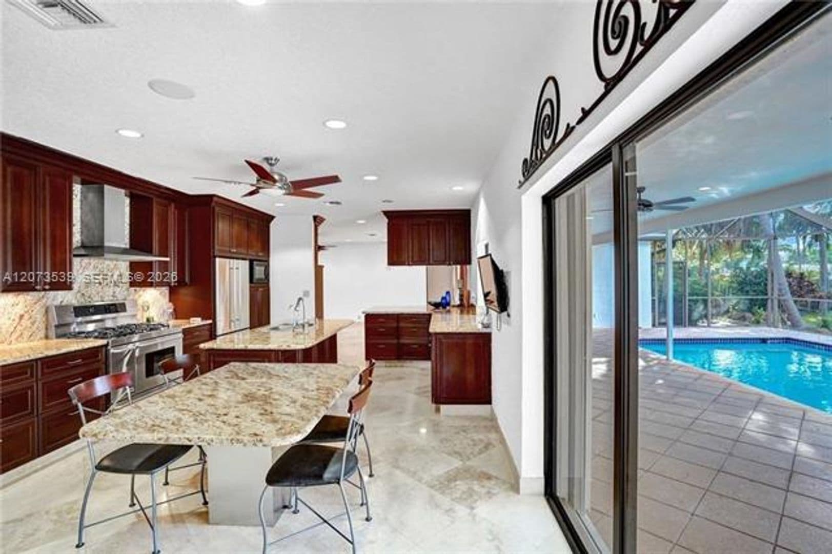 Hallandale Beach House: 612 Hibiscus Dr # 612
