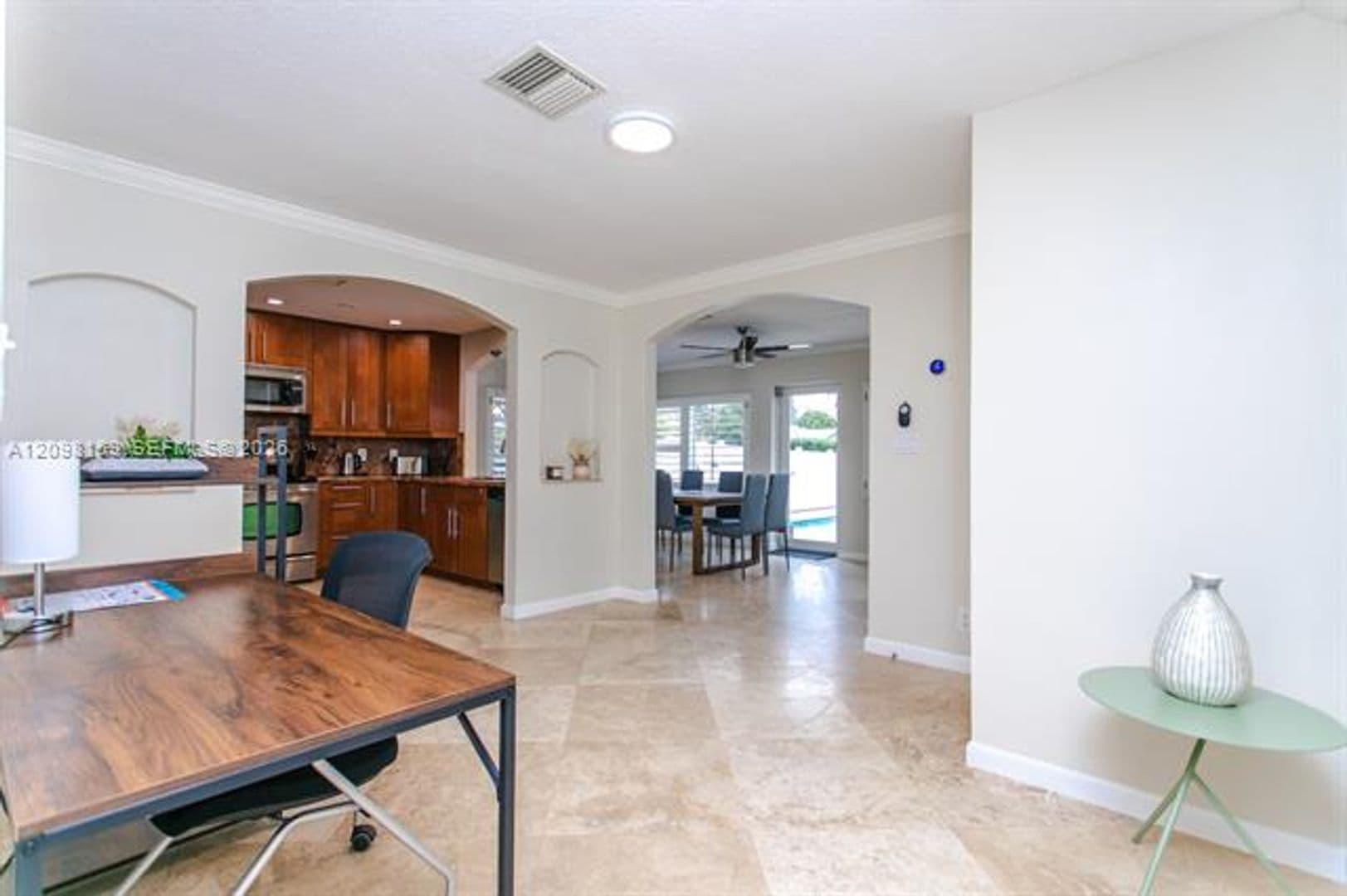 Hollywood House: 1254 Harrison St # 1254
