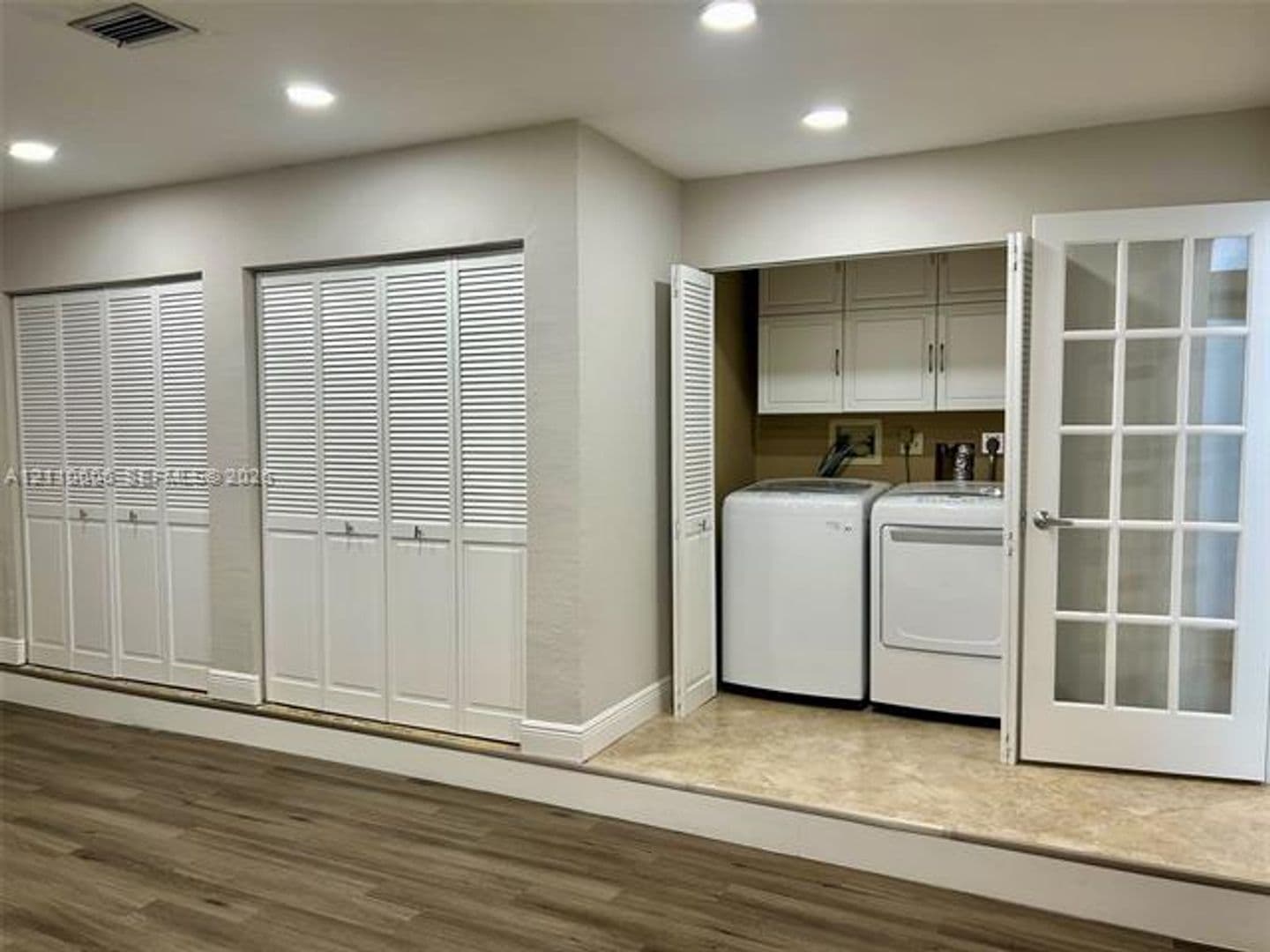 Davie House: 14200 Oak Ridge Dr # 14200
