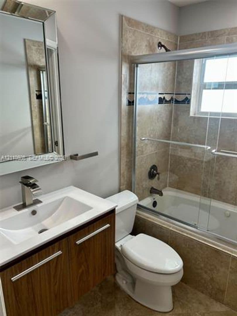 Davie House: 14200 Oak Ridge Dr # 14200