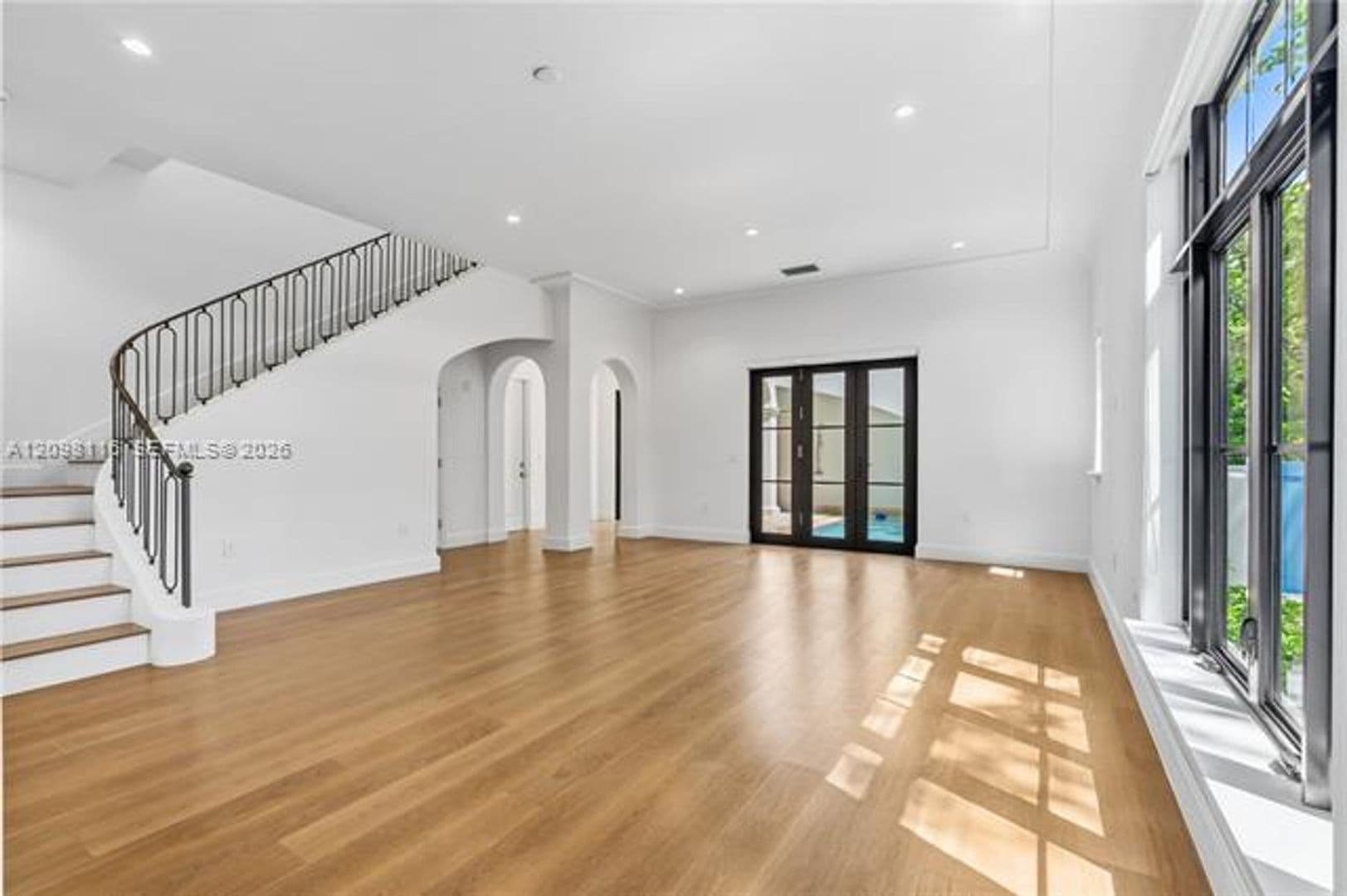 Coral Gables Condo: 555 Santander Ave cu-V4