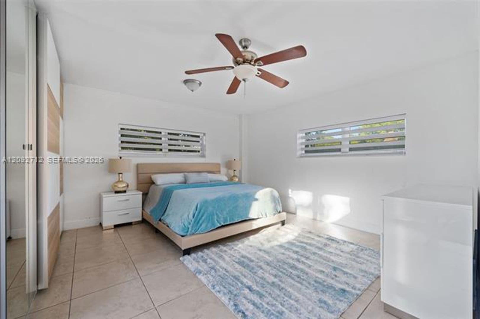 Hollywood House: 2819 Cleveland St # 2819