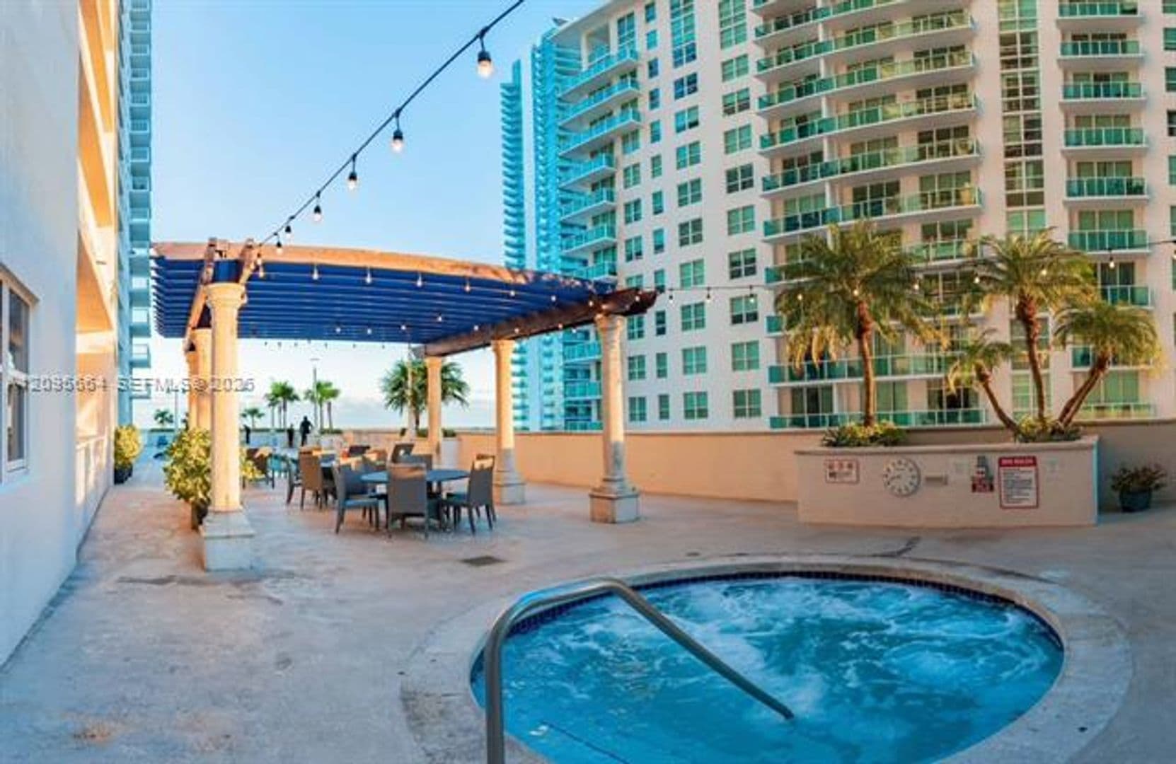 Miami Condo: 1200 Brickell Bay Dr cu-4220