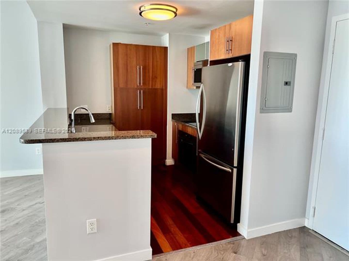 Miami Condo: 300 S Biscayne Blvd cu-2705