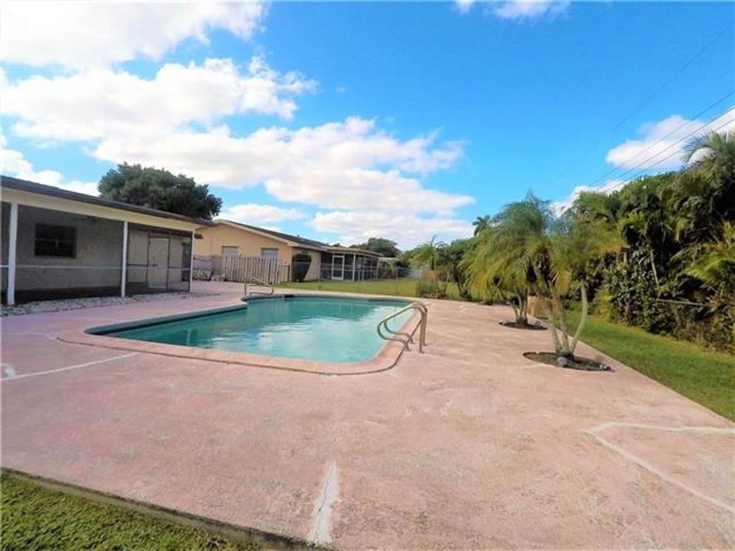 Plantation House: 7221 NW 10th Pl # 7221