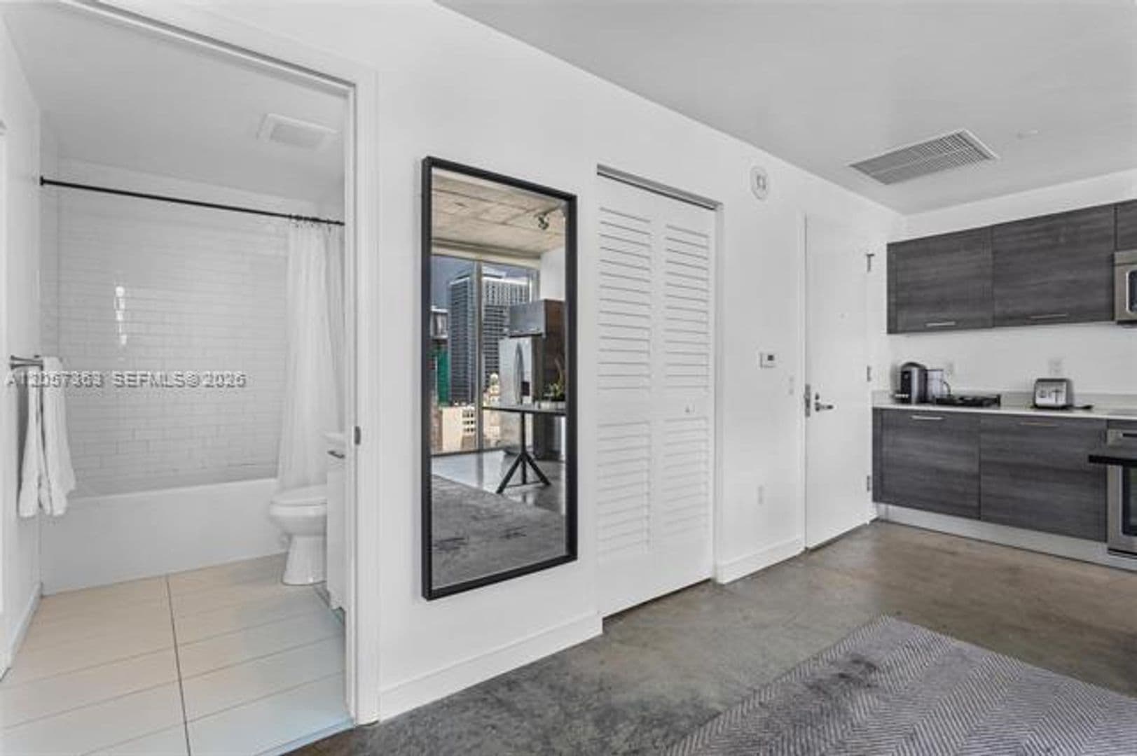 Miami Condo: 151 SE 1st St cu-2102
