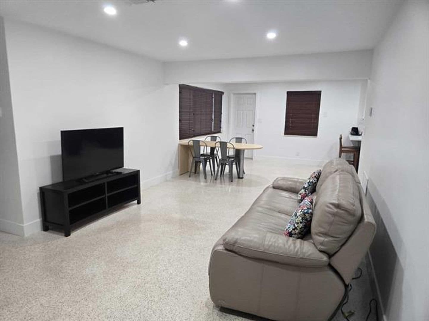 Fort Lauderdale House: 1140 SW 32nd St # 1140