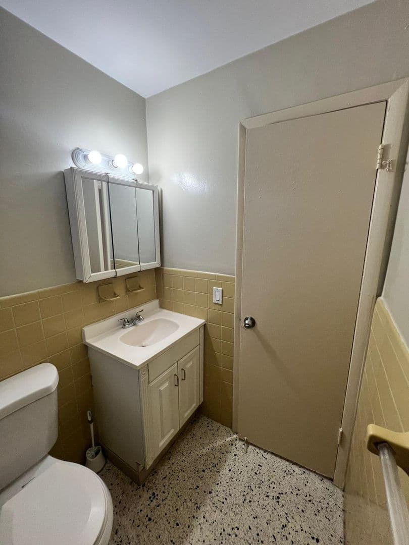 Miami Apartment: 1912 sw 2nd st apt 4